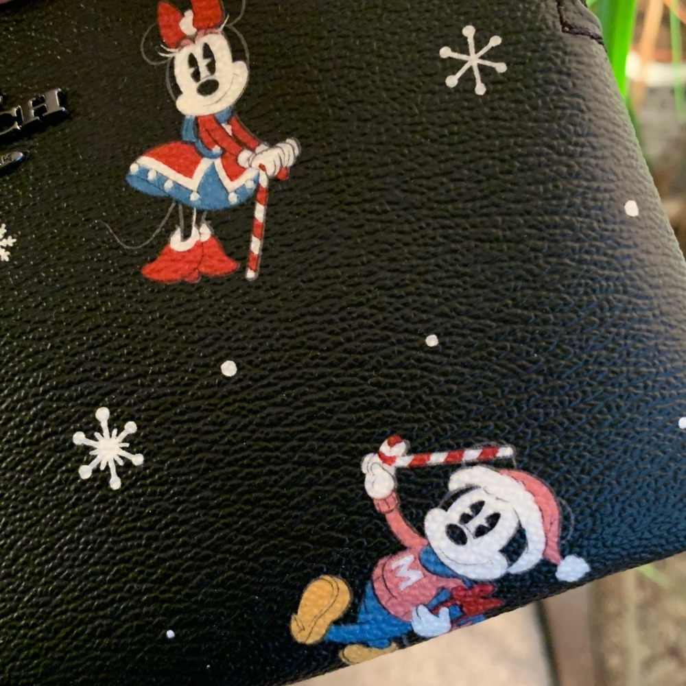 Authentic COACH Signature Coated leather Disney Xmas  print zip top wristlet - Picture 9 of 16